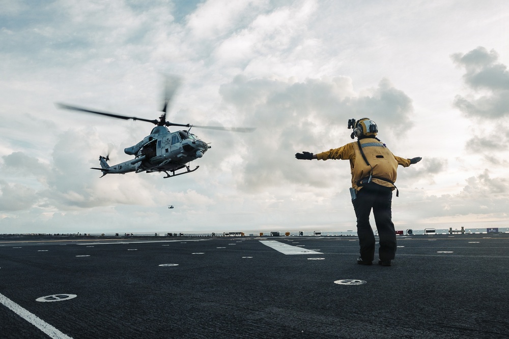 11th MEU Marines, Sailors Conduct Flight Operations Aboard USS Boxer