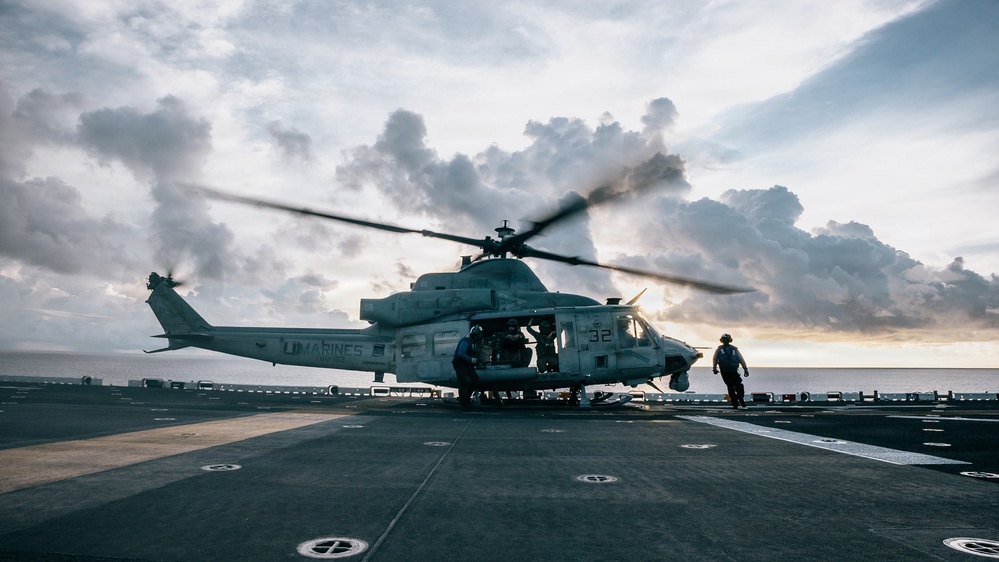 11th MEU Marines, Sailors Conduct Flight Operations Aboard USS Boxer