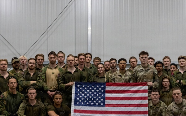 U.S. and Norwegian soldiers conduct close-quarters battle training in Lithuania