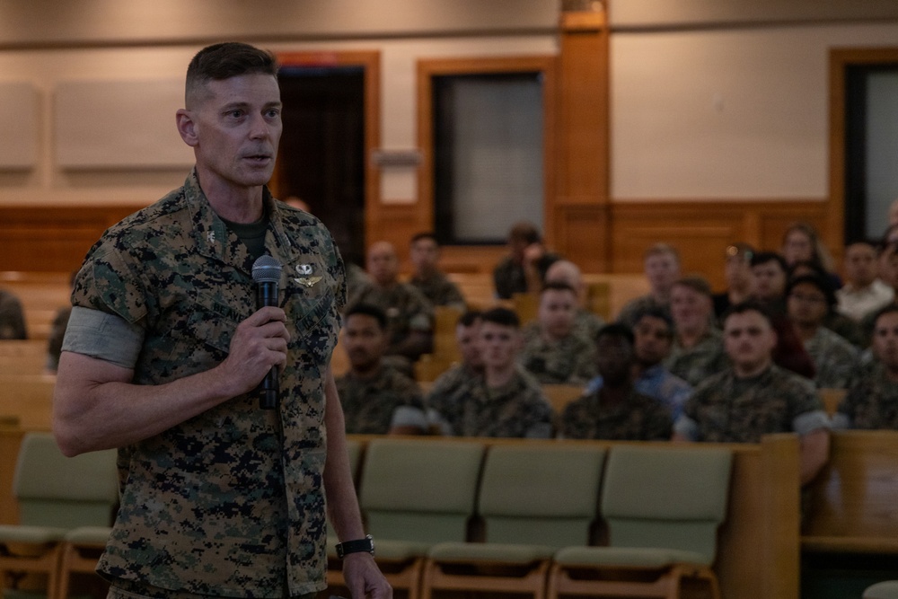 MCBH Commanding Officer Speaks to Service Members and Civilians During an All Hands Brief