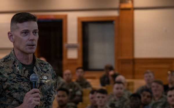 MCBH Commanding Officer Speaks to Service Members and Civilians During an All Hands Brief