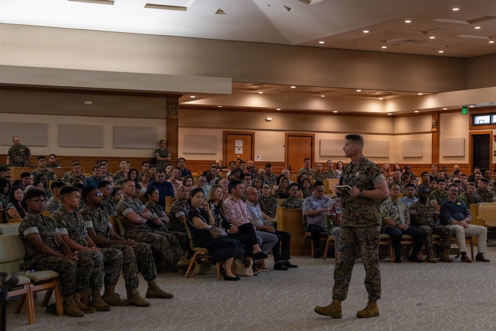 MCBH Commanding Officer Speaks to Service Members and Civilians During an All Hands Brief