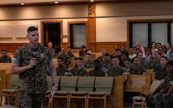 MCBH Commanding Officer Speaks to Service Members and Civilians During an All Hands Brief