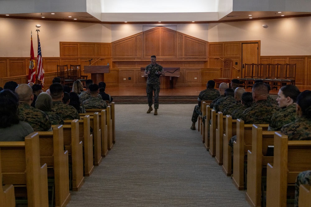 MCBH Commanding Officer Speaks to Service Members and Civilians During an All Hands Brief