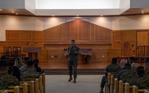 MCBH Commanding Officer Speaks to Service Members and Civilians During an All Hands Brief