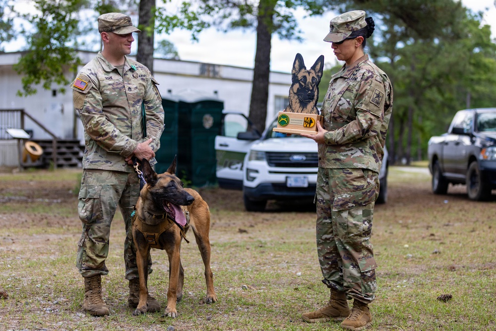 Military Working Dog EErek recognized for exceptional career