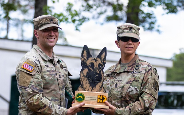 Military Working Dog EErek recognized for exceptional career