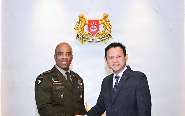 U.S. Army Pacific Commanding General Visits Singapore to Strengthen Regional Partnerships
