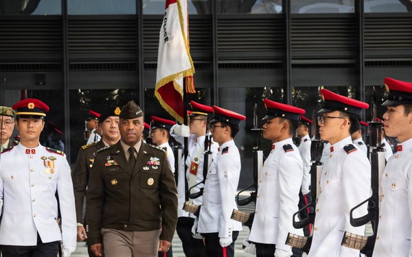U.S. Army Pacific Commanding General Visits Singapore to Strengthen Regional Partnerships