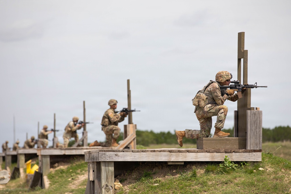 Fort Hood Soldiers Conduct M4A1 Qualifications