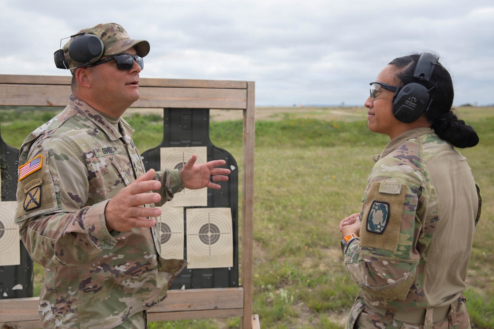 Fort Hood Soldiers Conduct M4A1 Qualifications