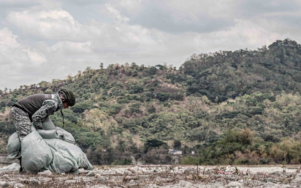 Balikatan 2026: U.S., Philippine SOF execute friendship jumps