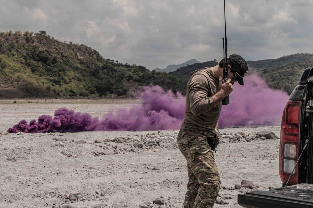 Balikatan 2026: U.S., Philippine SOF execute friendship jumps