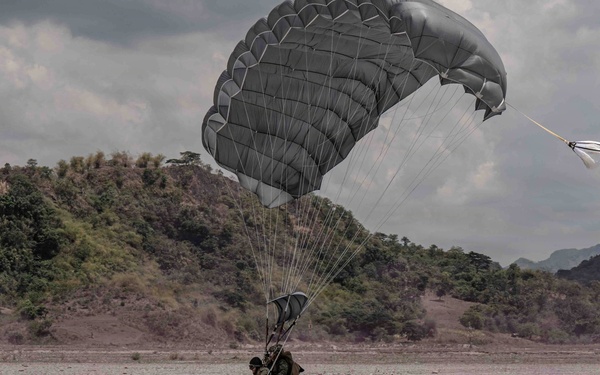 Balikatan 2026: U.S., Philippine SOF execute friendship jumps