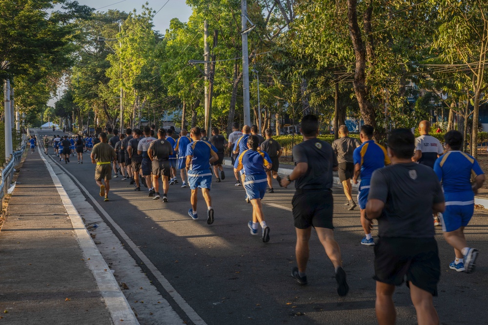 U.S. Marines, Armed Forces of the Philippines conduct Physical Training