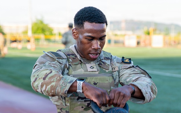 U.S. Army Soldiers take the EPFA