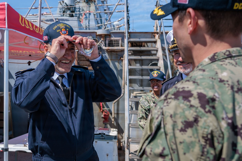 Distinguished Visitors aboard USS Gonzalez (DDG 66)