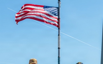 Distinguished Visitors aboard USS Gonzalez (DDG 66)