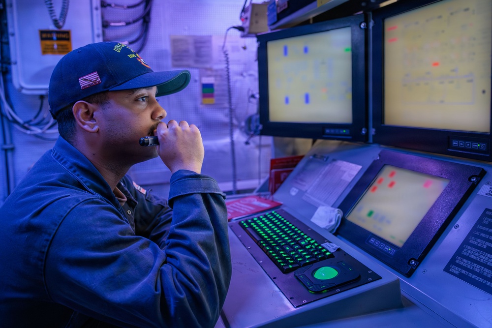 Engineers aboard USS Gonzalez (DDG 66)