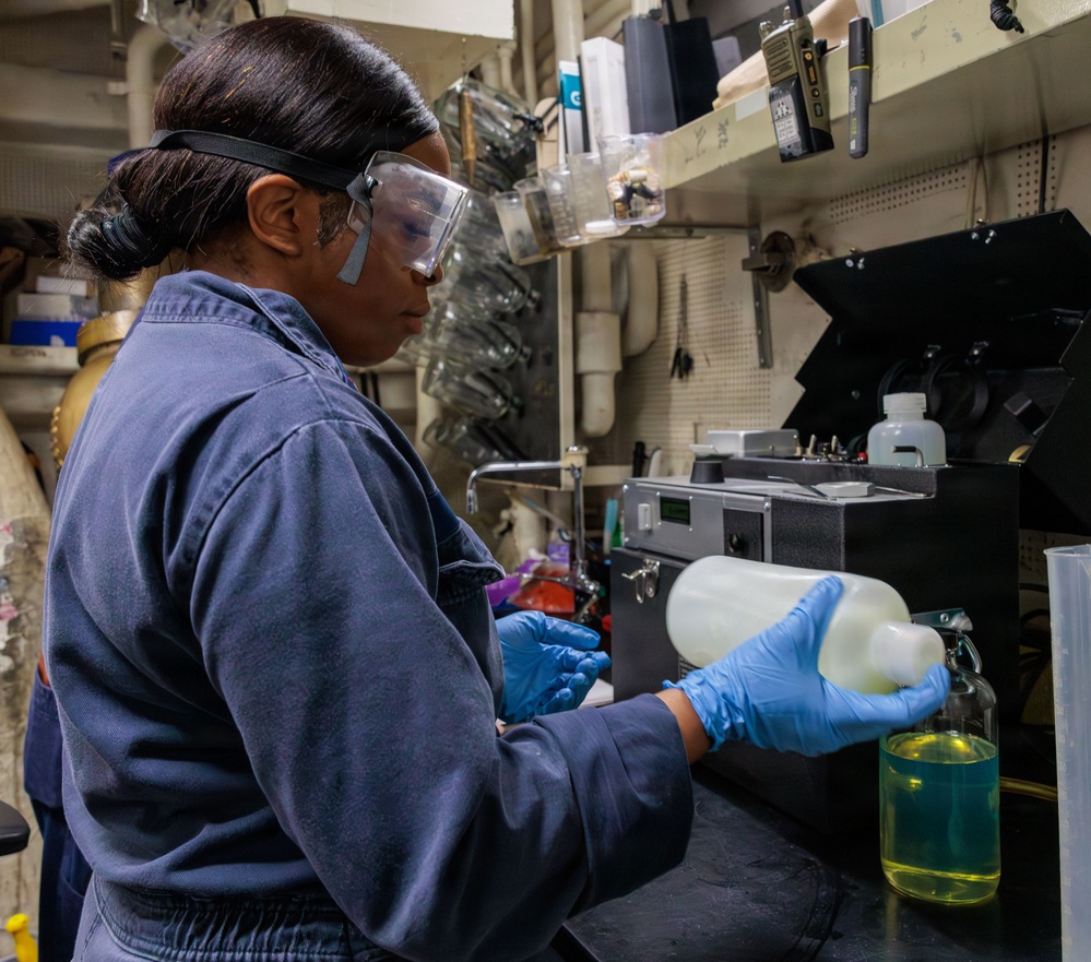 Engineers aboard USS Gonzalez (DDG 66)