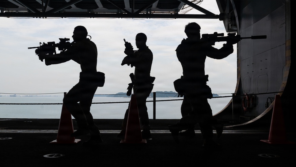 11th MEU Marines, Sailors Conduct Close Quarter Tactics Drills Aboard USS Boxer