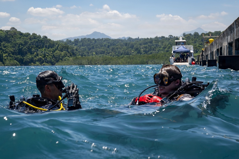 UCT-2 leadership dives with Philippine Navy Seabee divers during BK26
