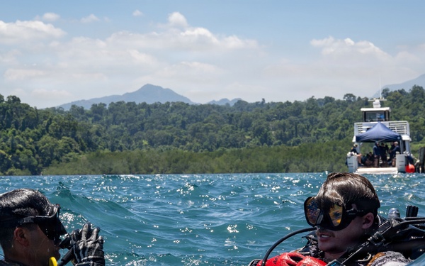 UCT-2 leadership dives with Philippine Navy Seabee divers during BK26