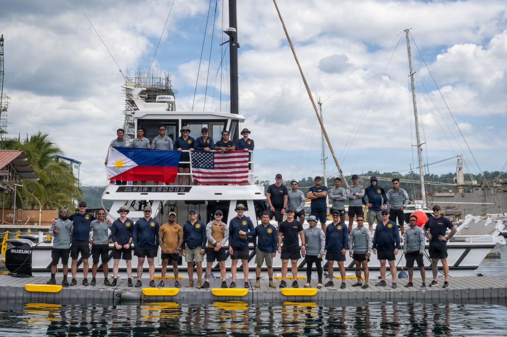 UCT-2 leadership dives with Philippine Navy Seabee divers during BK26