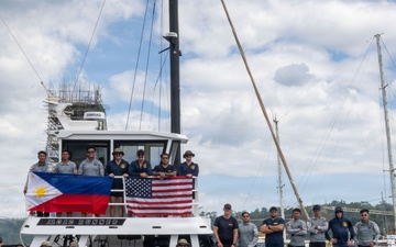 UCT-2 leadership dives with Philippine Navy Seabee divers during BK26