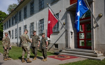 Commander of U.S. European Command, Supreme Allied Commander Europe visits MARFOREUR/AF in Germany