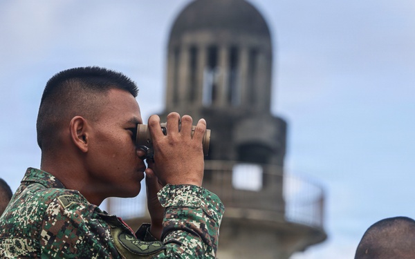 Balikatan 2026: U.S. Marines, Philippine Marines participate in weapons training class during MKTSO