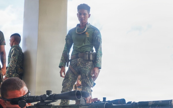 Balikatan 2026: U.S. Marines, Philippine Marines participate in weapons training class during MKTSO