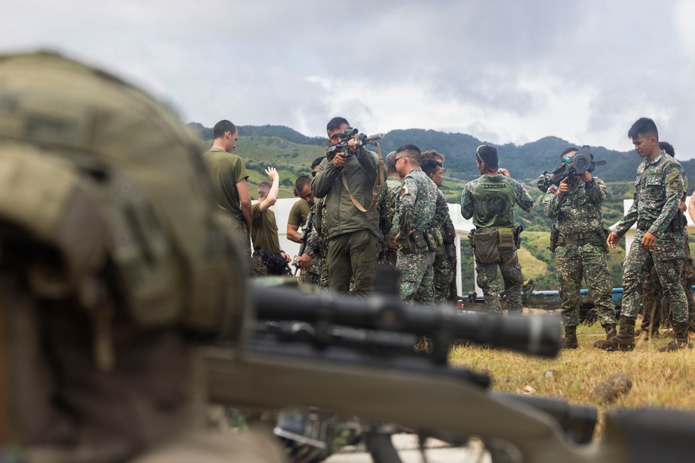 Balikatan 2026: U.S. Marines, Philippine Marines participate in weapons training class during MKTSO