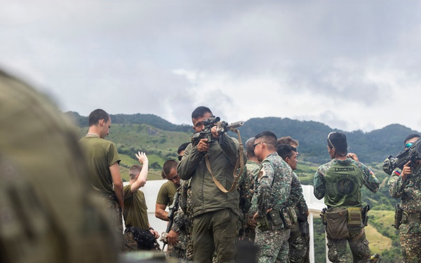 Balikatan 2026: U.S. Marines, Philippine Marines participate in weapons training class during MKTSO