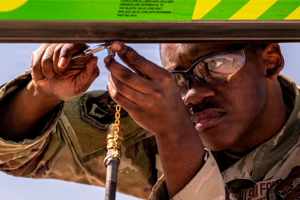 121 Maintenance Squadron boom inspection