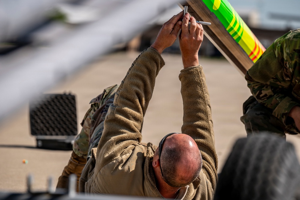 121 Maintenance Squadron boom inspection