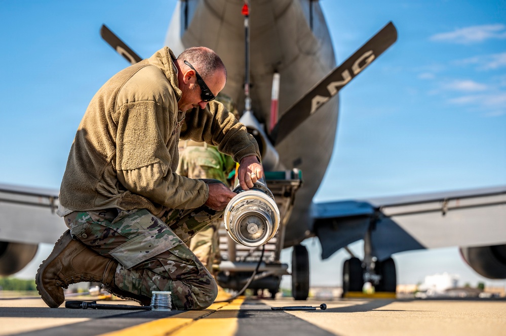 121 Maintenance Squadron boom inspection