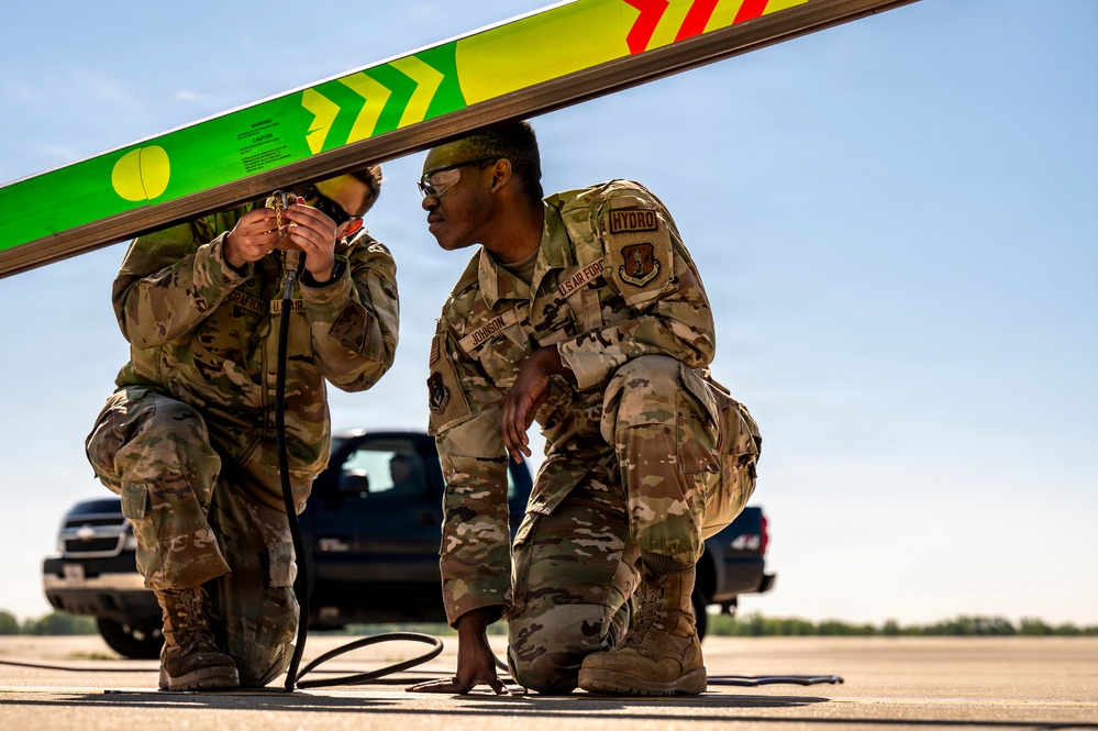 121 Maintenance Squadron boom inspection
