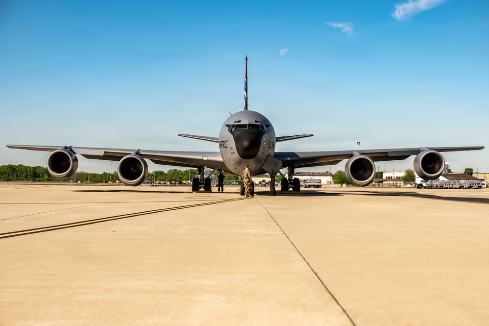 KC-135 takeoff