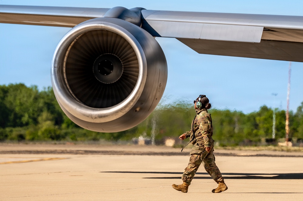 KC-135 takeoff