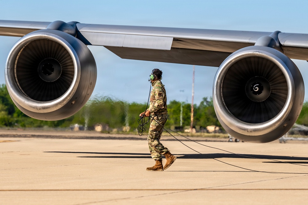 KC-135 takeoff