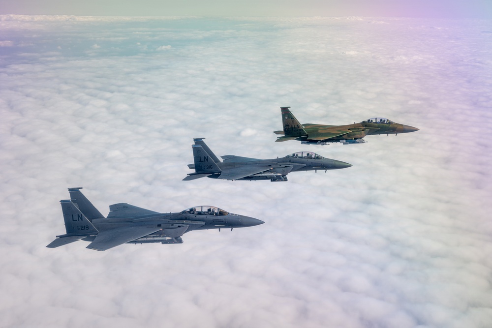 494 FS debuts heritage jet across the UK