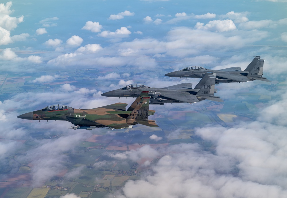 494th FS debuts heritage jet across the UK