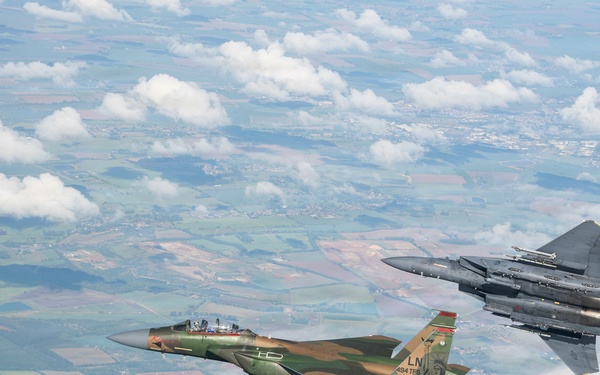 494 FS debuts heritage jet across the UK