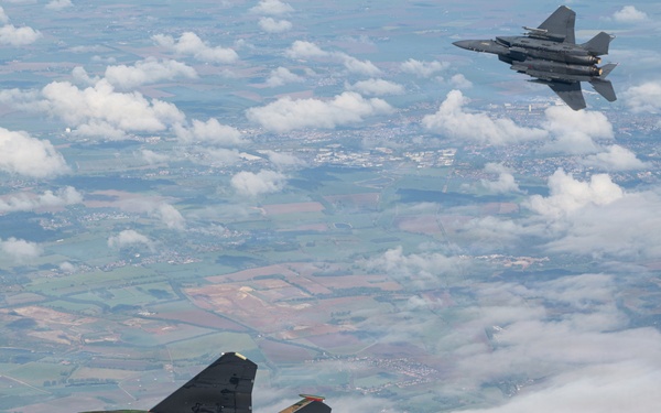 494 FS debuts heritage jet across the UK