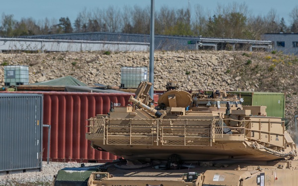 4-9 CAV arrives for rotation at Tapa Army Base