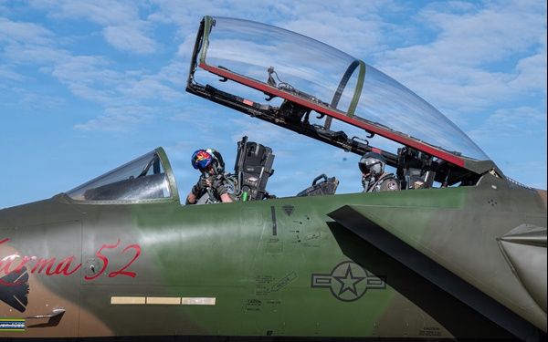 494 FS debuts heritage jet across the UK
