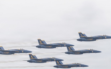2nd Marine Aircraft Wing Commanding General welcomes the U.S. Navy Blue Angels