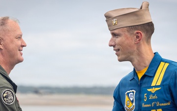 2nd Marine Aircraft Wing Commanding General welcomes the U.S. Navy Blue Angels
