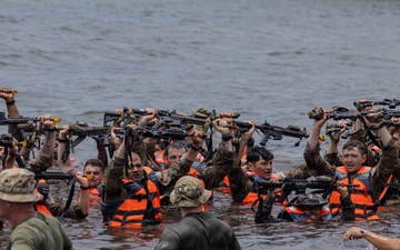 Jungle Operations Training Course - Panama 26-5: Waterborne Operations